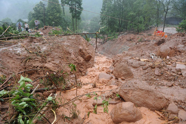 Death toll rises to 18 in SW China landslide