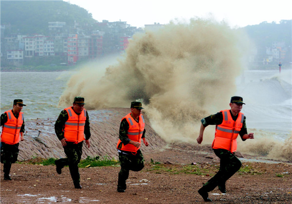 China maintains top-level alert for Typhoon Soulik