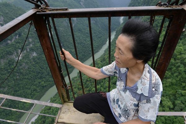 196 villagers' death-defying getaway