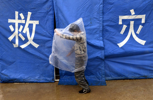 Downpours hit NW China quake zone