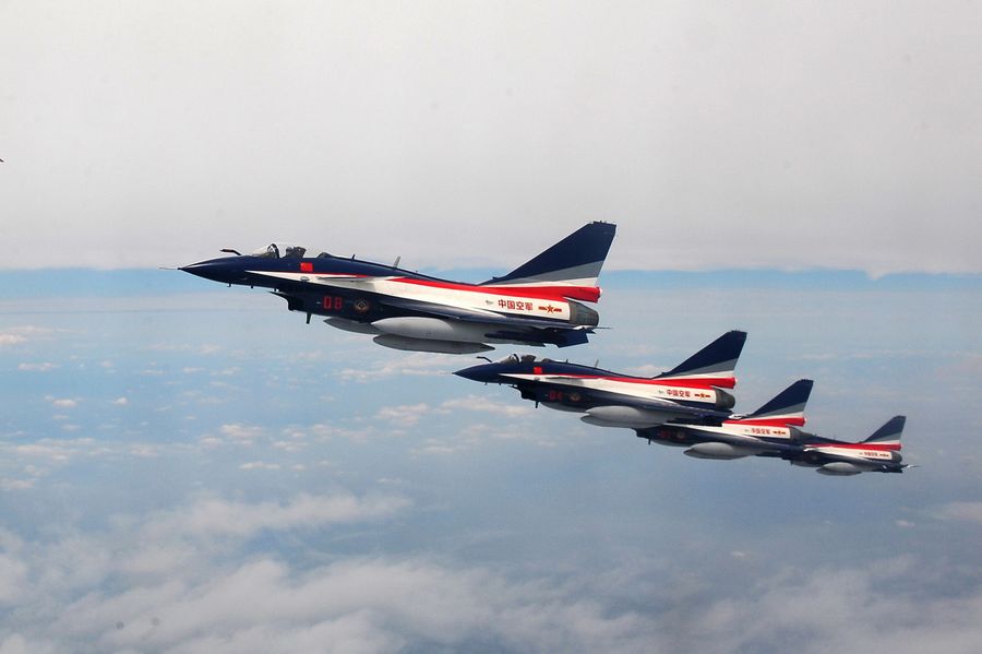 PLA aerobatic team's overseas debut