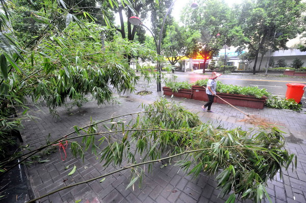 Typhoon Trami makes landfall in East China