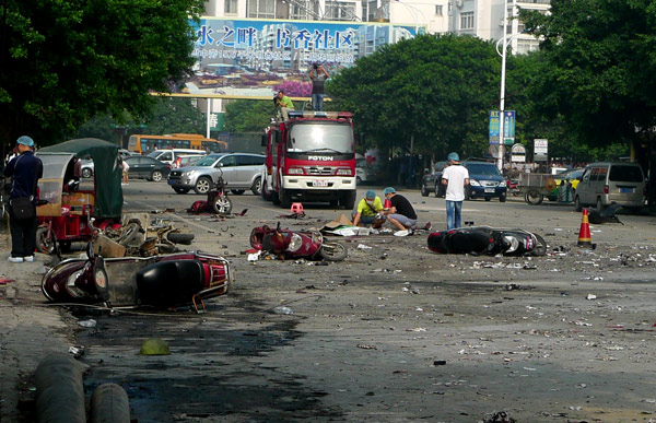 S China explosion kills 2, injures 44