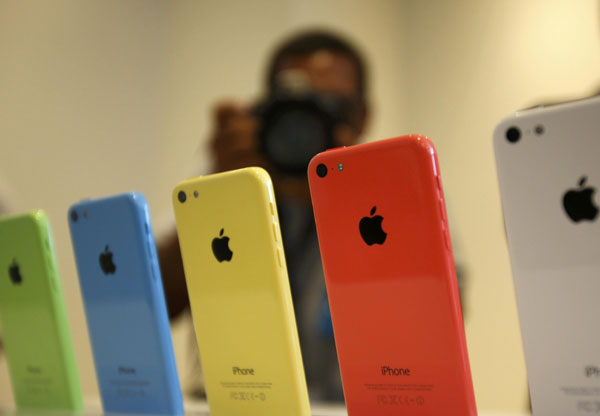 Apple's low-end phone price disappointing