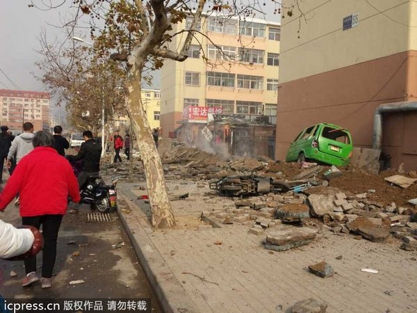 Oil pipeline blast leaves 35 dead in E China