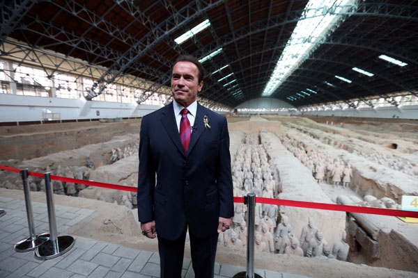 Schwarzenegger visits Terracotta Warriors