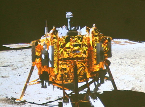 Yutu gets rolling on the moon