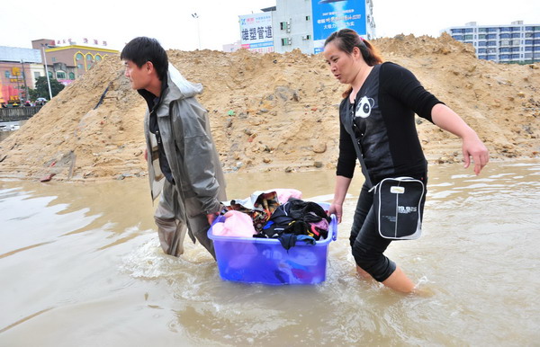 150,000 people evacuated in S China downpour