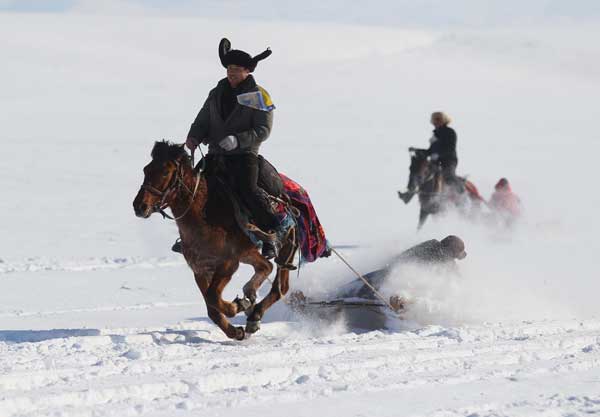 Winter cultural festival opens in Xinjiang