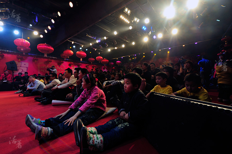 Migrant children at Spring Festival gala