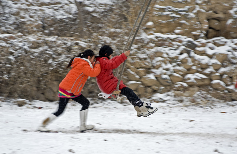 Spring snow blankets northern and eastern China