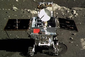 Online cheers for lunar rover Yutu