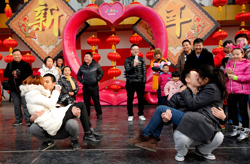 Kissing contest celebrates Valentine's Day in Beijing