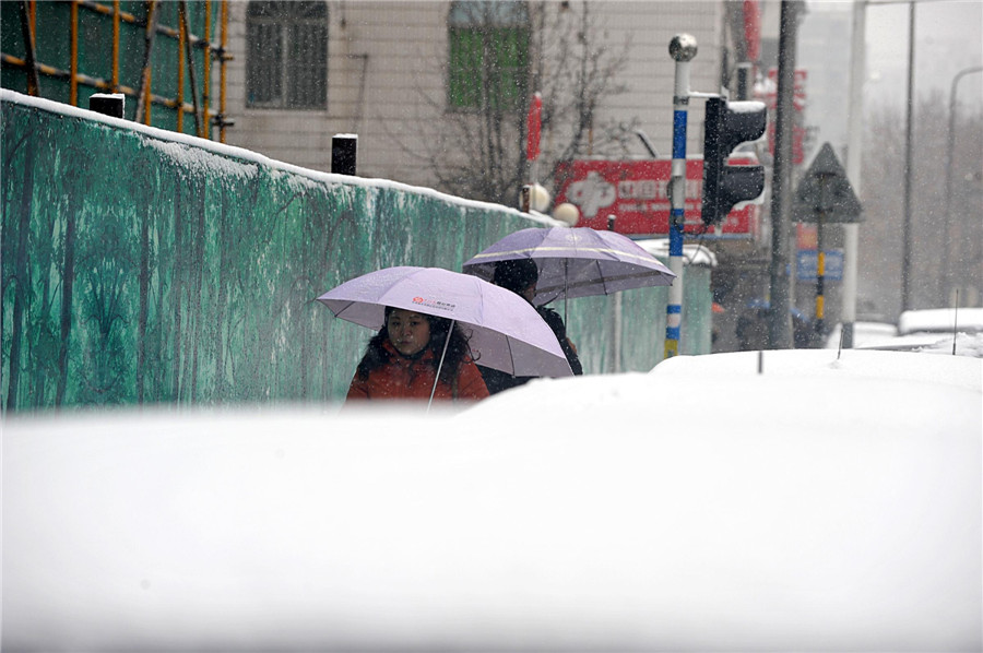 China on blizzard alert