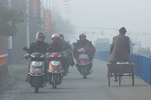 Beijing issues 1st yellow alert for heavy smog