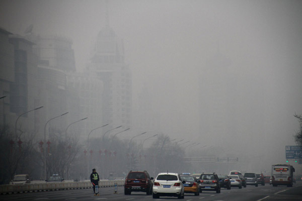 Beijing issues 1st yellow alert for heavy smog