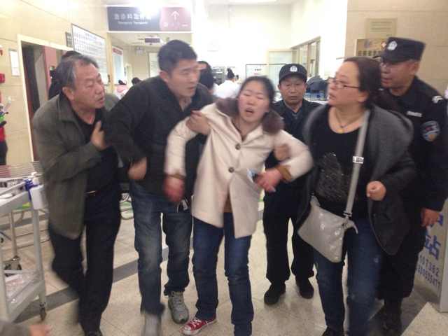 28 dead in Kunming rail station violence(as of 23:18 March 1)