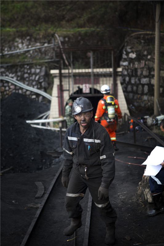 Racing against time for rescue in Yunnan mine flood