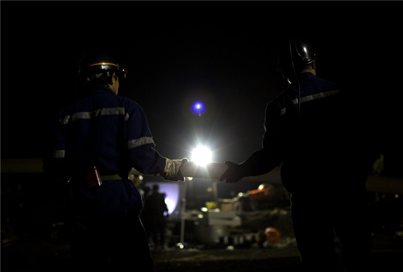 Racing against time for rescue in Yunnan mine flood