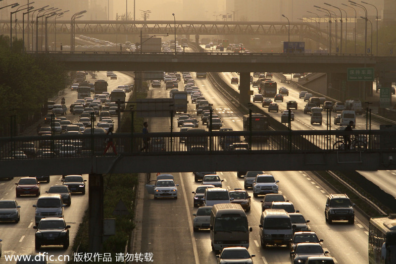 Sandstorms sweep into Beijing