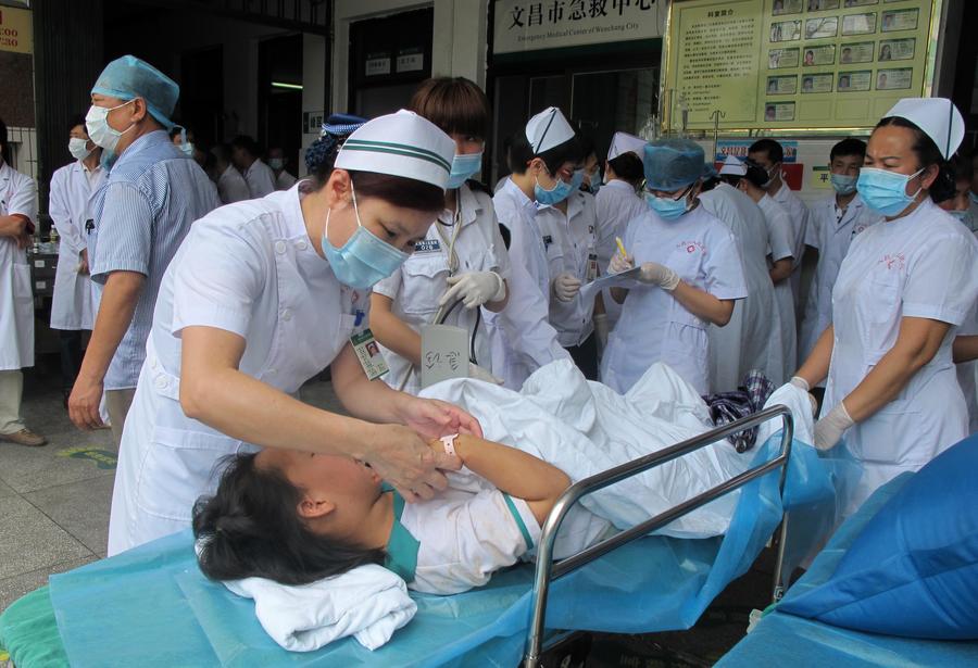 School bus accident in S. China leaves 8 dead