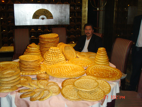 Naan bread baker hoping to make plenty of dough in Xinjiang