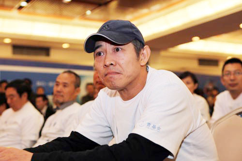 Jet Li denies charity fund embezzlement