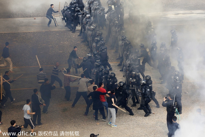 Beijing Police Hold Emergency Drills[4] Cn