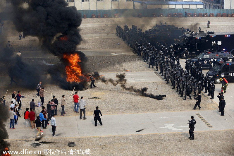 Beijing police hold emergency drills