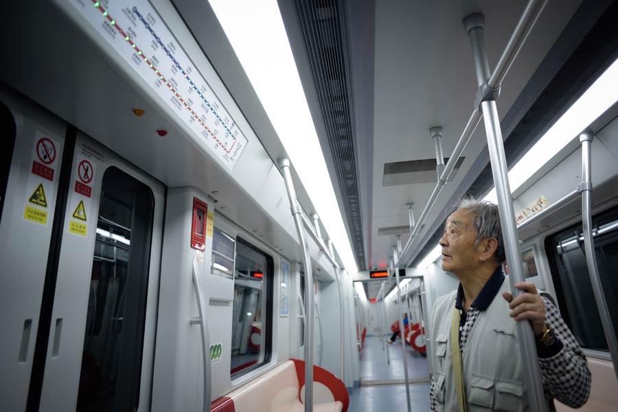 Kunming subway starts trial run