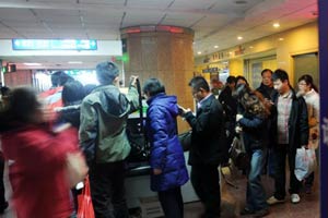 Kunming subway starts trial run