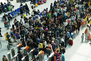 May Day sees record passenger flow