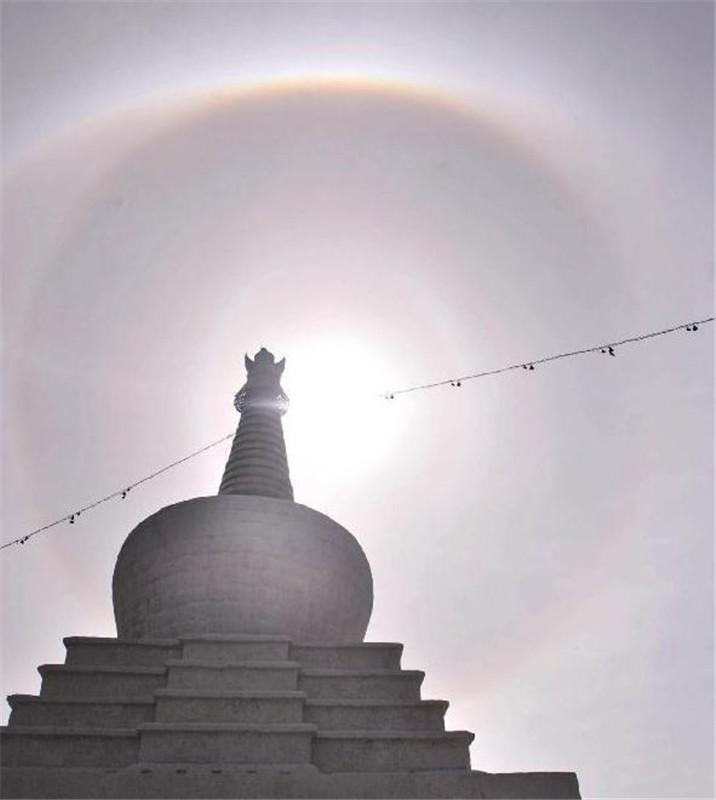 Solar halo in sky above Lhasa
