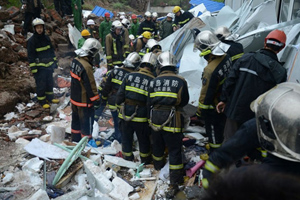 Heavy rain causes flood in South China city