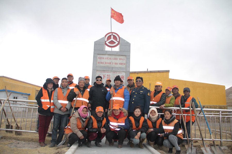 Life of highway maintenance workers on Qinghai-Tibet Plateau