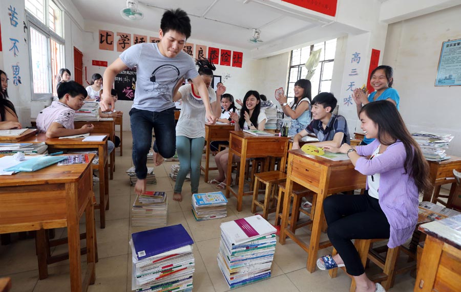 Chinese students fight for <EM>Gaokao</EM>