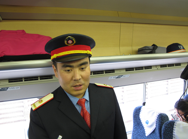 Xinjiang's first high-speed train draws ever nearer