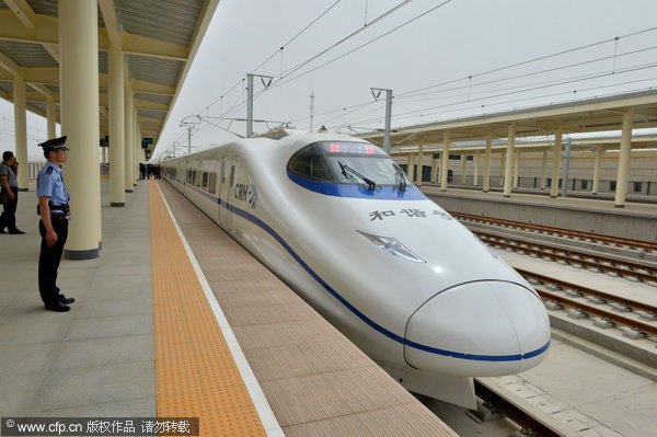 Xinjiang's first high-speed train draws ever nearer