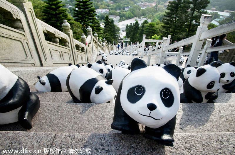 Pandas' 'pilgrimage' to Tian Tan Buddha[1]- Ch
