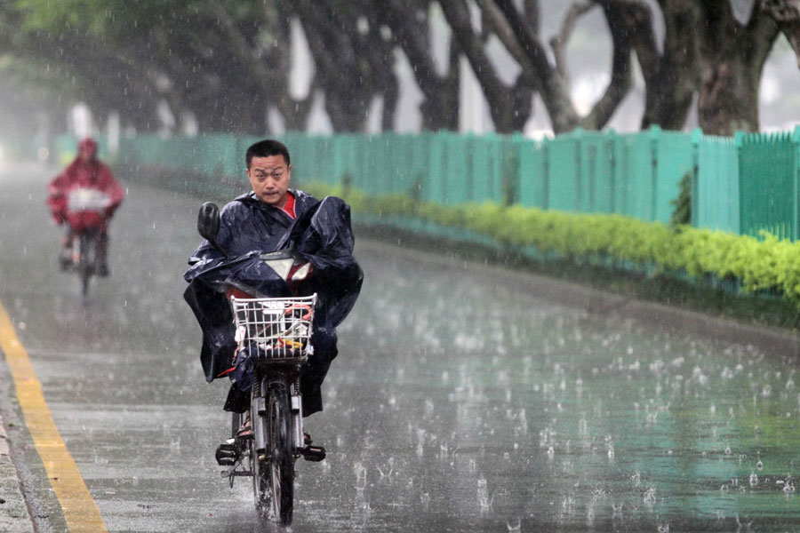 Tropical storm Hagibis lashes China's coast