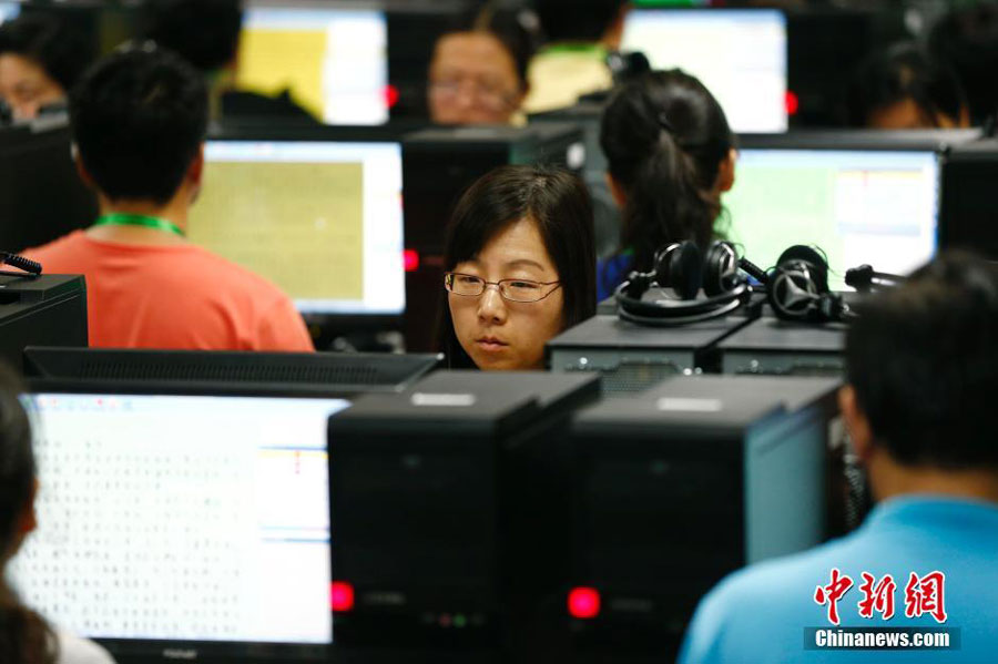 A glimpse inside the <EM>gaokao</EM> grading labs