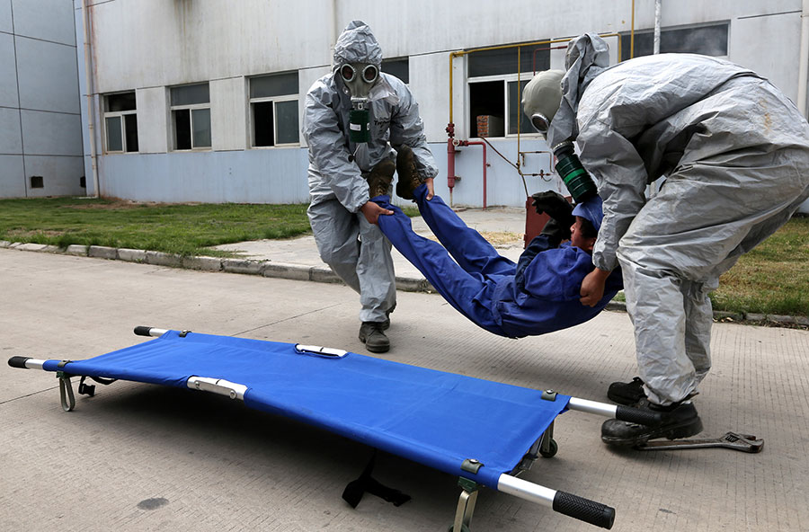 Firefighters conduct chemical leak drill in Anhui