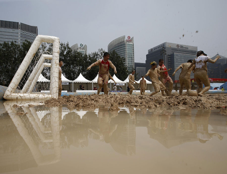 Swamp soccer tournament kicks off in Beijing