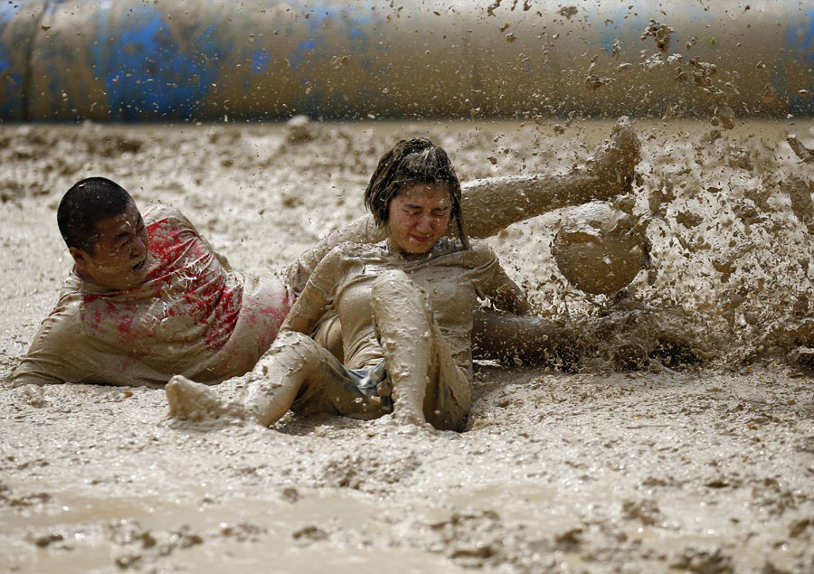 Swamp soccer tournament kicks off in Beijing