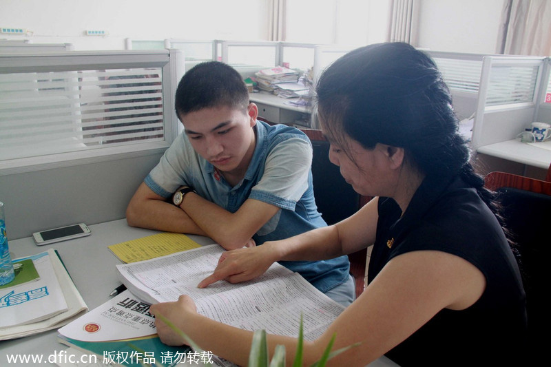 Schoolboy heroes to sit <EM>gaokao</EM> a month late