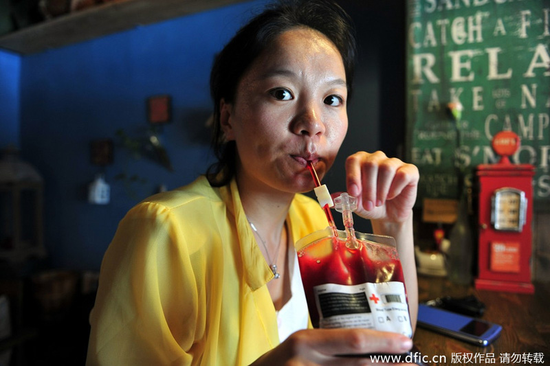 Vampires descend on Liaoning cafe