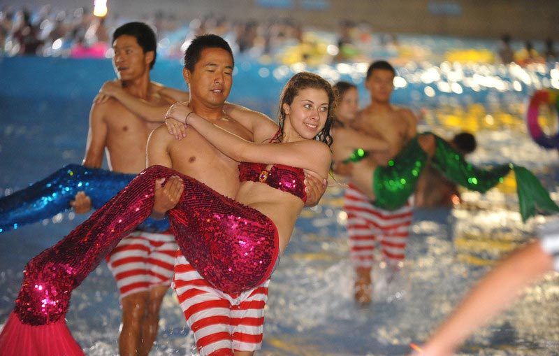 Mermaids splash coolness to Nanjing summer