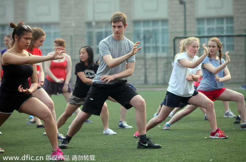 British students embrace Chinese culture