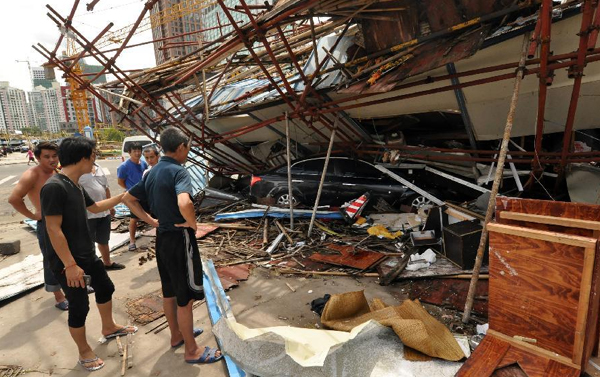 Strongest typhoon in 40 years hits Haikou