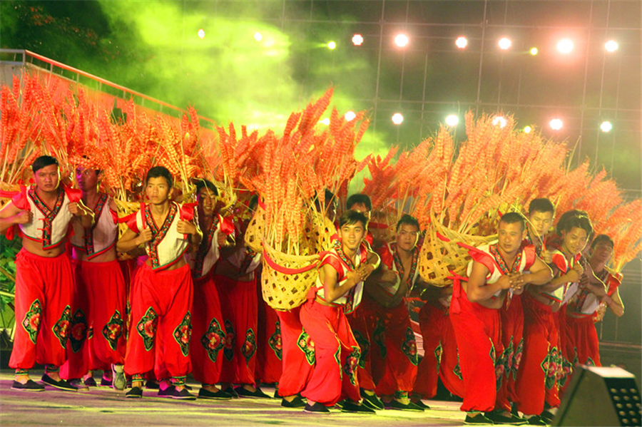 2014 Shilin International Torch Festival kicks off